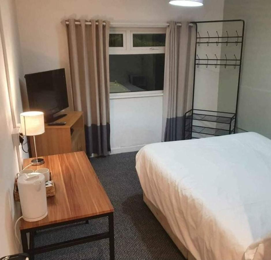 Red Lion Hotel Tredegar エクステリア 写真