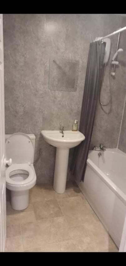 Red Lion Hotel Tredegar エクステリア 写真