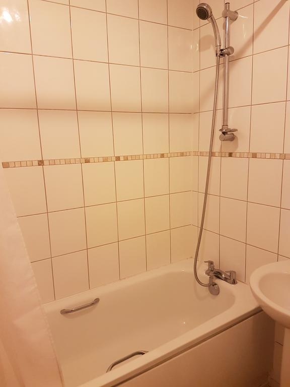 Red Lion Hotel Tredegar エクステリア 写真