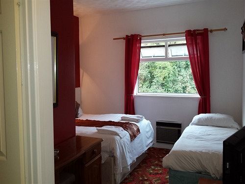 Red Lion Hotel Tredegar エクステリア 写真