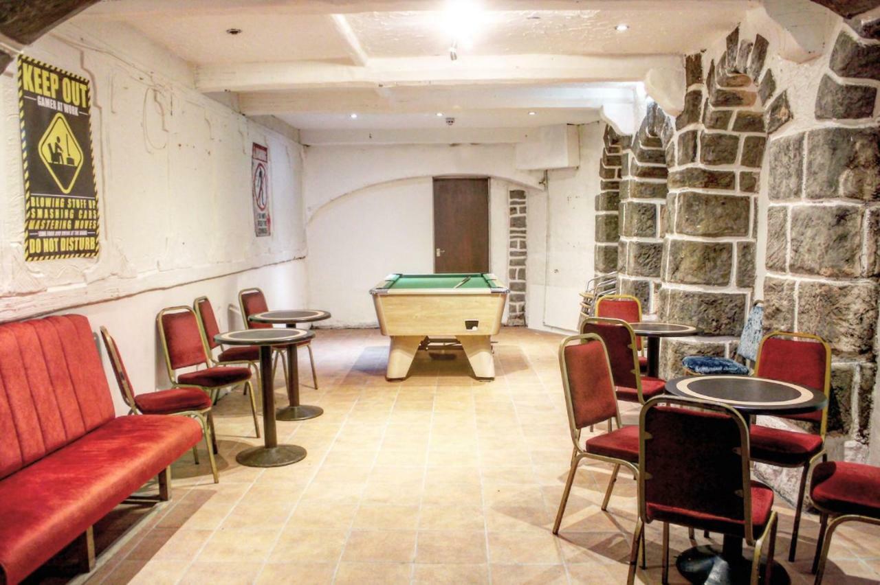Red Lion Hotel Tredegar エクステリア 写真