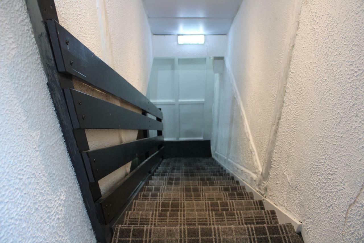 Red Lion Hotel Tredegar エクステリア 写真
