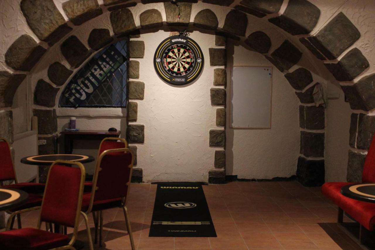 Red Lion Hotel Tredegar エクステリア 写真