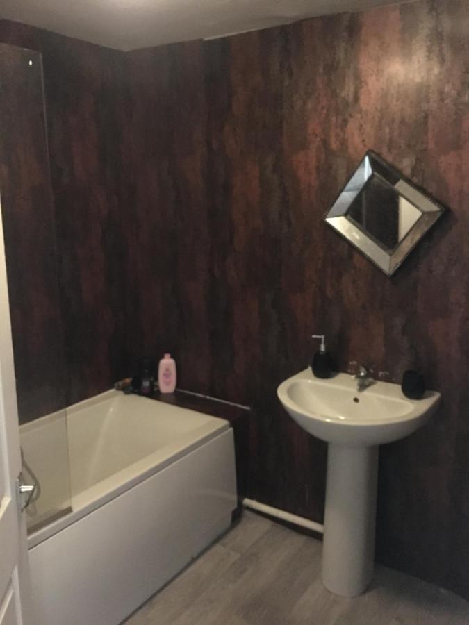 Red Lion Hotel Tredegar エクステリア 写真