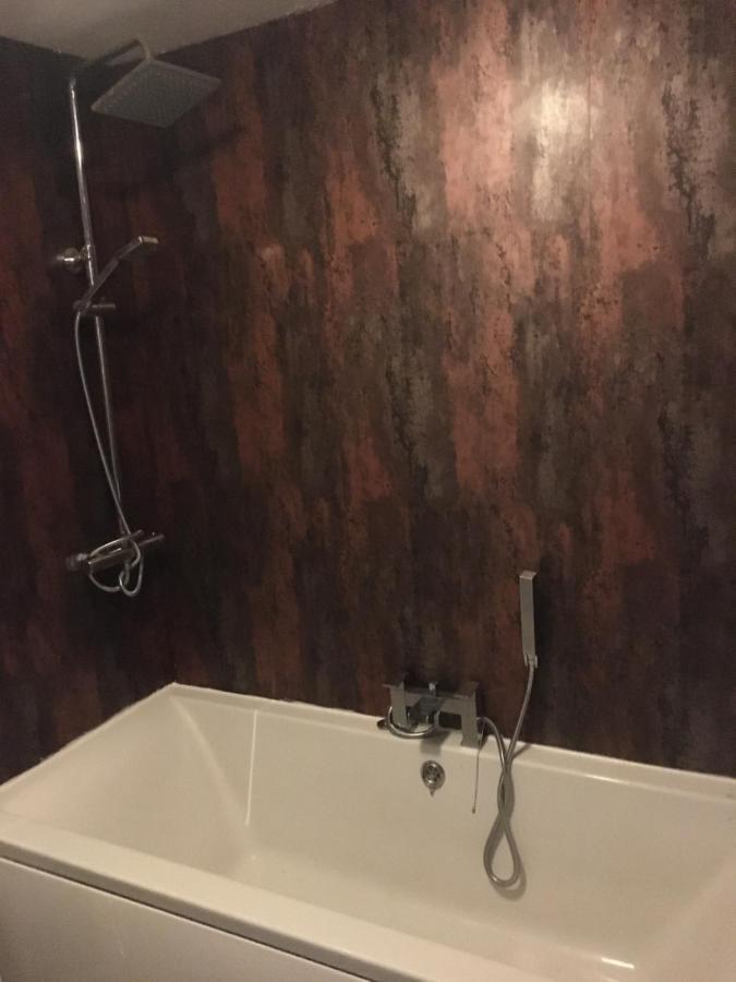 Red Lion Hotel Tredegar エクステリア 写真